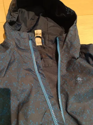 Confezione di sei cappotti per bambini, taglia 6-8 anni