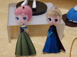 DISNEY - Llaveros, miniaturas y colgantes