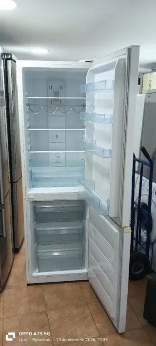 Nevera Combi Daewoo Blanca no Frost energía A+