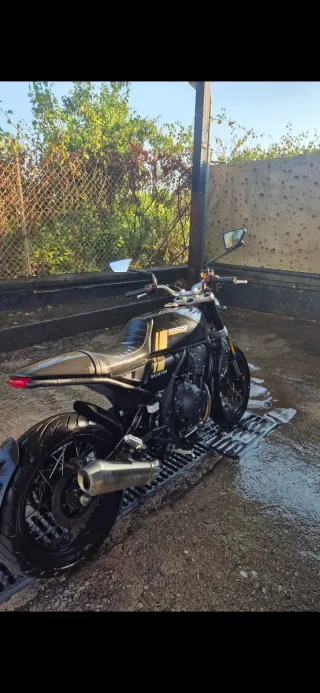 Brixton Crossfire X/500 500cc