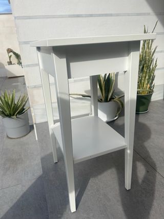 Mesita de noche HEMNES blanca con cajón