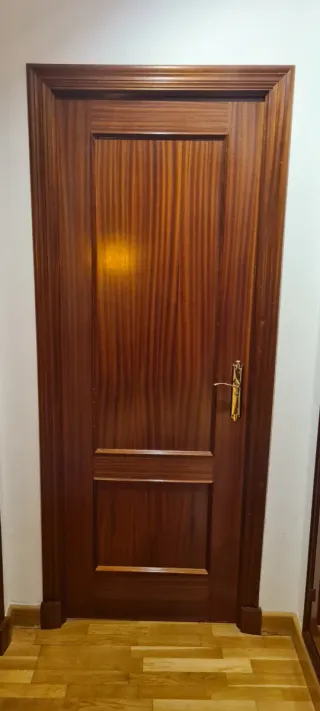 Puertas de madera shapely