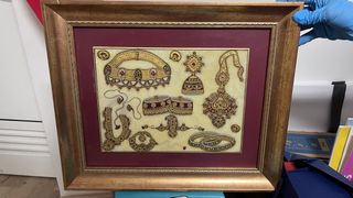 Marco de fotos dorado y rojo