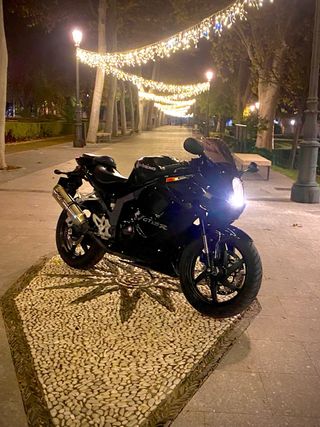 Hyosung GTR 125cc Negra Mas info 694443843