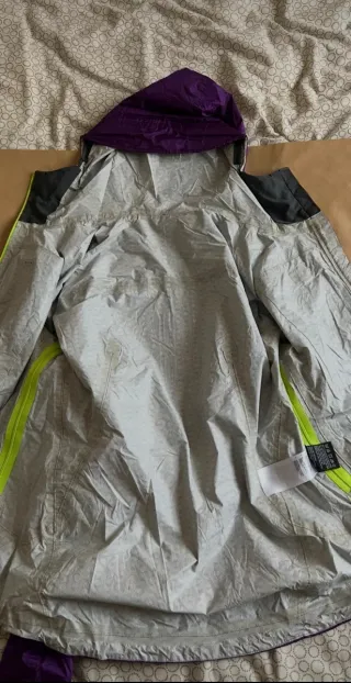 Chaqueta Impermeable Norrøna Morada y Verde