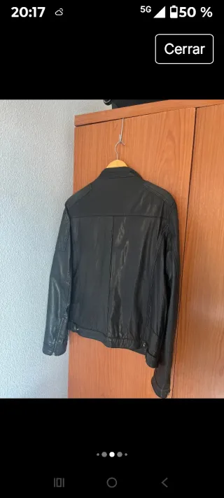 Chaqueta de piel negra