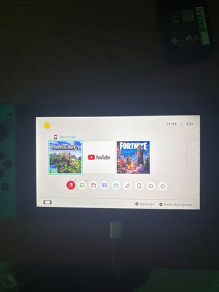 Nintendo Switch Azul y Rojo con el minecraft