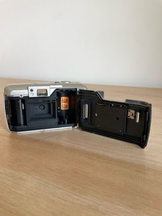 Cámara Olympus Trip 505 28mm Plata