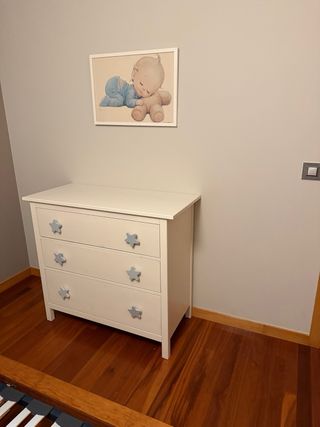 Comoda color blanco de 3 cajones