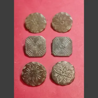 Lote botones Civiles Antiguos S. XVIII-XIX Metal