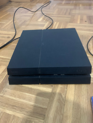 PS4 500GB + Mando + FIFA 20