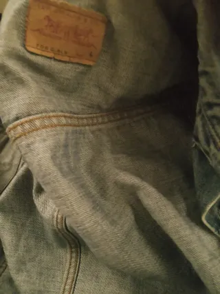 Chaqueta vaquera con estampado de cuadros