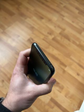 iPhone XS Negro con funda
