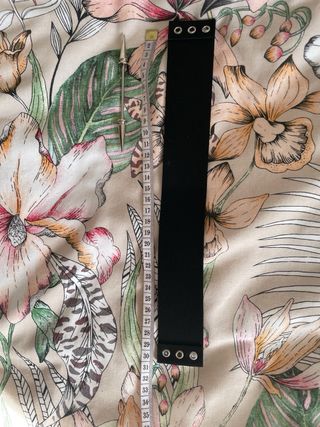 Gargantilla Choker con Púas Metálicas