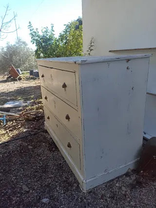 Cómoda vintage madera beige