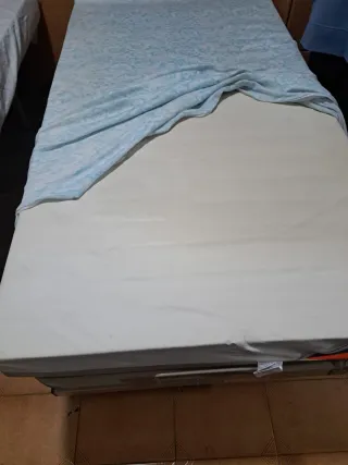 Due letti elettrici in vendita