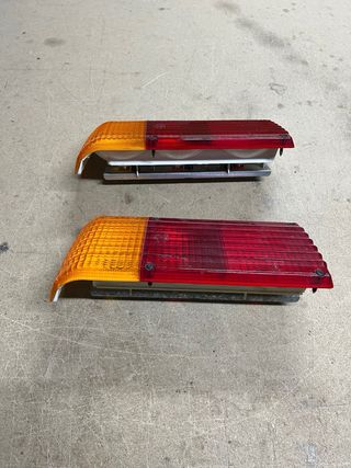 Pareja Pilotos Antiguos Caravana o Autocaravana