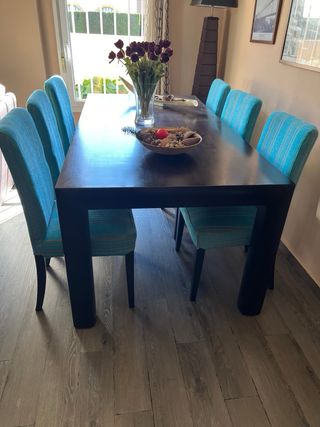 Mesa de comedor y 6 sillas