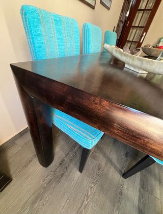 Mesa de comedor y 6 sillas