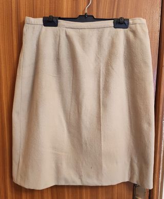 Conjunto beige cazadora y falda lana