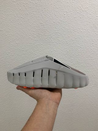 Nike Mind 001 Gris Humo Naranja