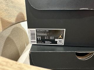 Nike Air Jordan 1 Mid Blanco Rojo Negro