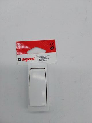 Legrand LEG97341 Interruptor conmutador superficie, 2300 W, 230 V, 10 A, Blanco