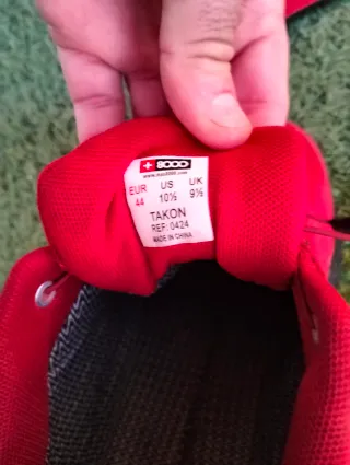 Zapatillas trekking +8000 rojas