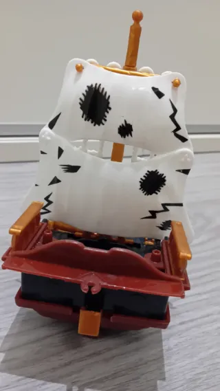 Barco pirata de juguete