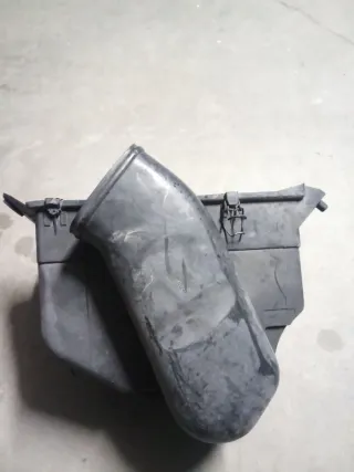 Caja de filtro de aire Audi A6 C4 100 2.5Tdi