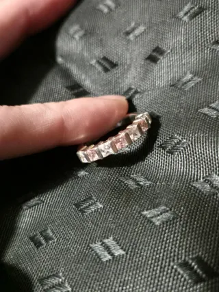 Rebajas! Anillo de plata con piedras princesa