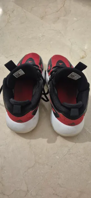 Adidas Trae Young Unlimited 2 Low Zapatillas Balon