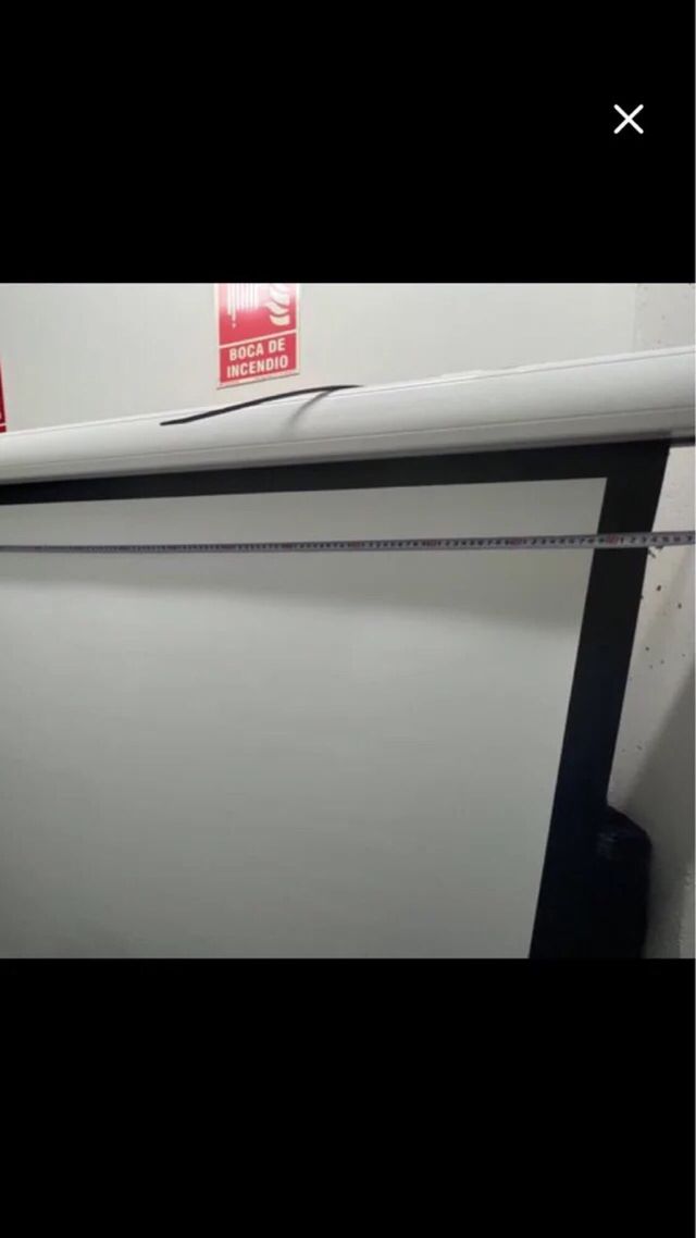 Pantalla proyector monitorizada