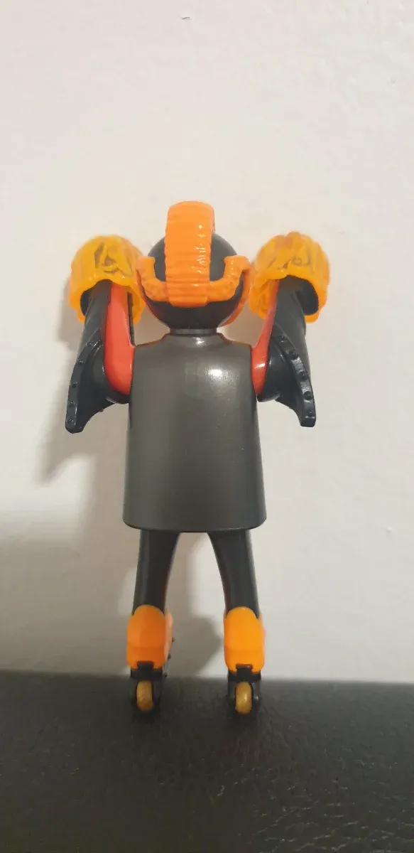 Cyborg Patinador MA Barracus