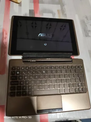 Tablet Asus con Teclado Para Piezas