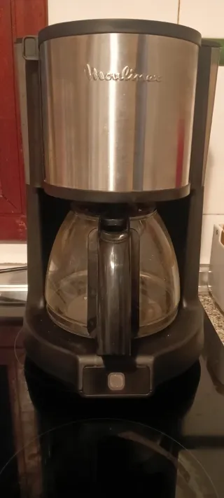 Cafetera de goteo Moulinex capacidad para 1.25L.