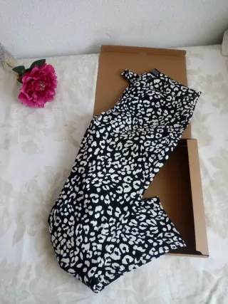 Pantalón a stampa animalier/ irrinunciabile. Taglia S