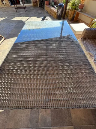 Mesa de jardín cristal y mimbre