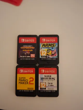 Nintendo Switch Giallo Neon + 4 Giochi + custodia