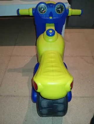 Moto correpasillos infantil