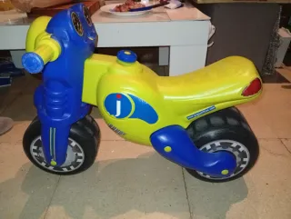Moto correpasillos infantil