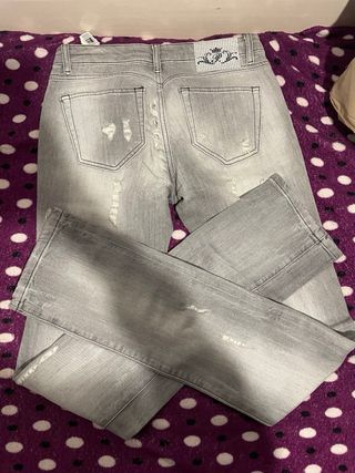 Pantalón mujer gris desgastado