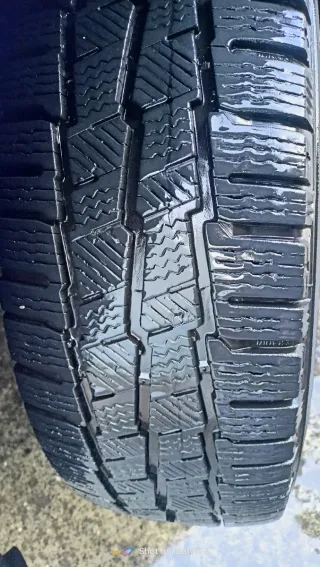 Michelin Alpin 215/65/16 109R  Llantas y neumático