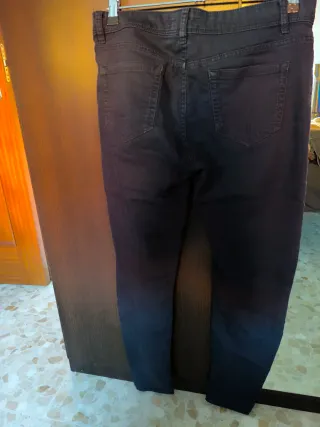 Pantalón vaquero negro