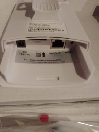 Router KuWFi 4G LTE SIM Exterior/Interior