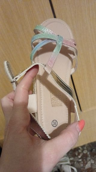 Sandalias plateadas y multicolor niña talla 36