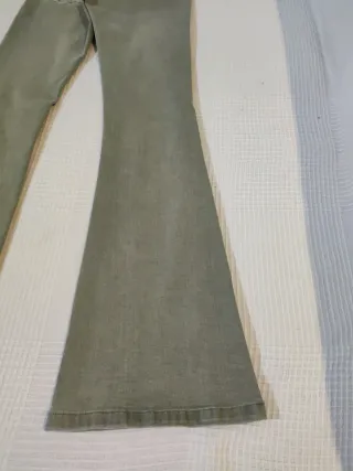 Pantalón campana verde, Green Coast,Talla 32