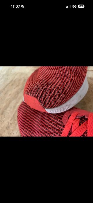 Zapatillas Nike Rojas y Negras