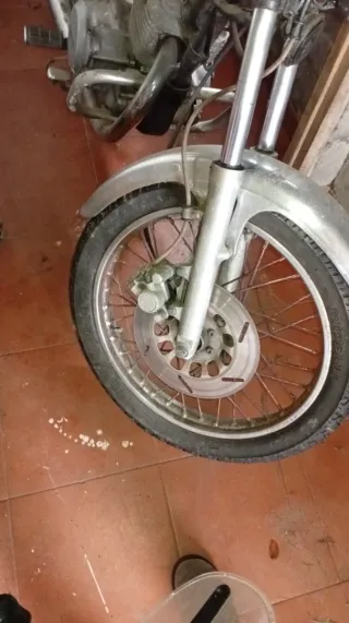 Se vende Moto de 250