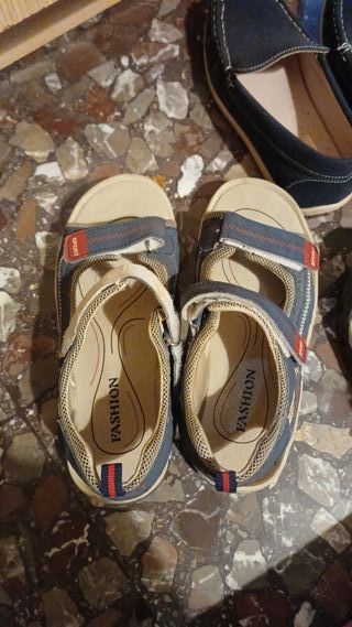 Sandalias niño azul y rojo